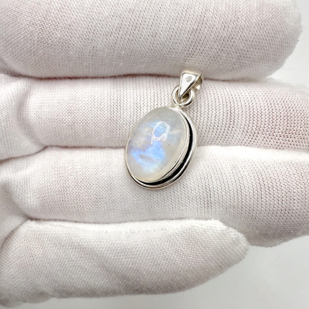 Genuine Oval Cabochon Rainbow Moonstone .925 Sterling Silver Pendant - Picture 7 of 16